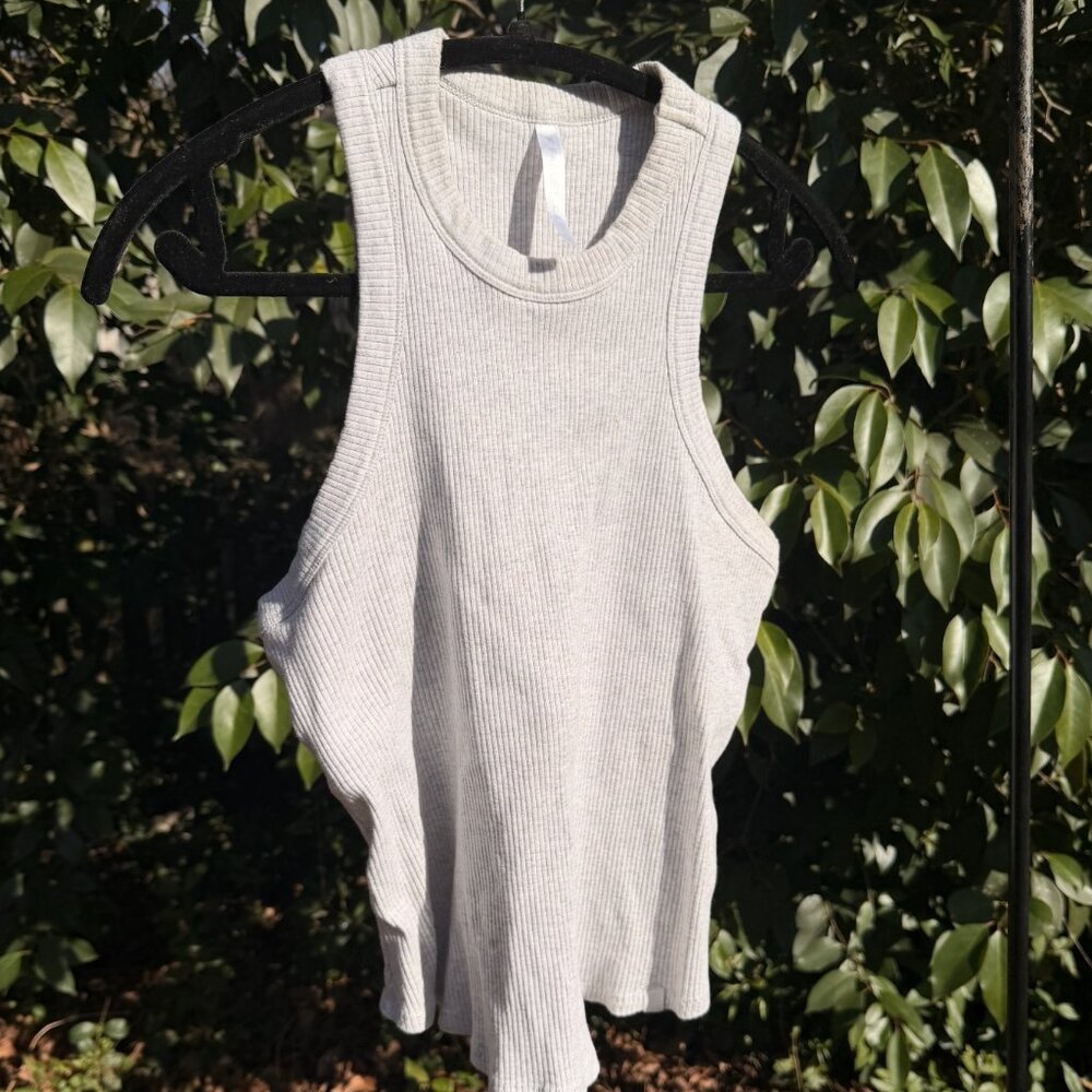Fabletics Light Gray Ribbed Racerback Tank Top Women's S/M Athleisure - Picture 4 of 5